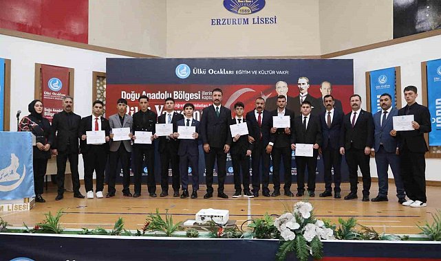 Ülkü Ocakları Doğu Anadolu bilgi yarışması finali Erzurum'da yapıldı