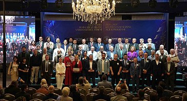 Ümraniye Belediyesi 2026-2027 Kültür ve Sanat Sezonu ödüllerle açıldı