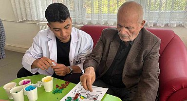 Üniversite öğrencilerinden yaşlılara yönelik anlamlı etkinlik
