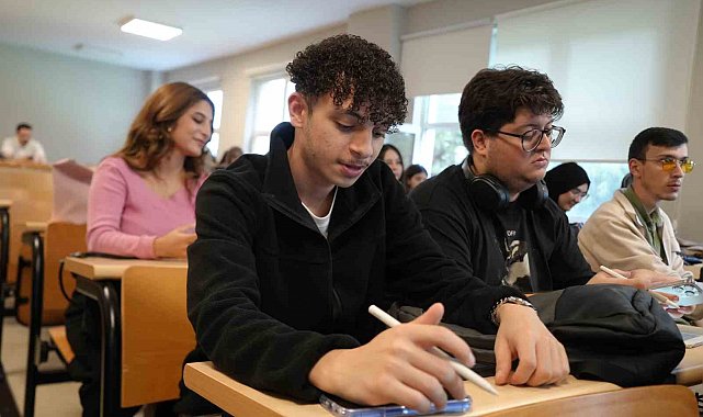 Üniversitelerde yeni dönem: Daha az ders, daha çok proje