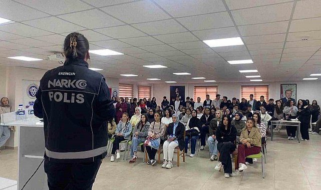 Üniversitelilere Narkorehber eğitimi verildi