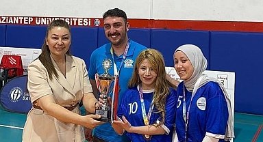 Üniversiteyi yasa boğan ölüm
