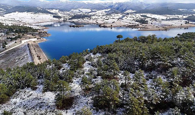 Uşak'ın yüksek kesimleri karla kaplandı