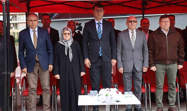 Uşak'ta Fevzi Dülgeroğlu Aile Sağlığı Merkezi törenle açıldı
