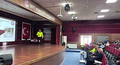 Uşak'ta okul servisi sürücülerine trafik güvenliği eğitimi