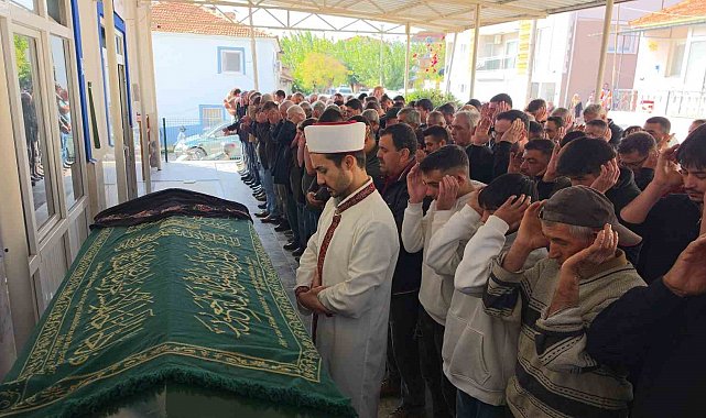 Uzaklaştırma kararı aldırdığı eski erkek arkadaşı tarafından öldürülen genç kız toprağa verildi
