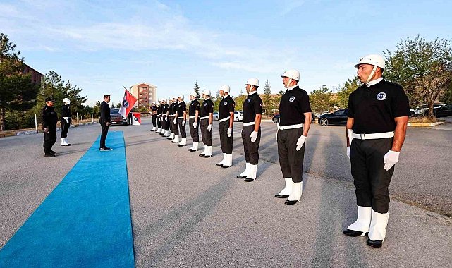Vali Akmeşe, 807 polis adayıyla derste buluştu