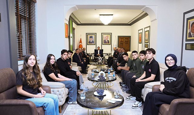 Vali Aydoğdu, "Bizim Gök Kubbemiz" projesi kapsamında Erzincan'a gelen öğrencileri kabul etti