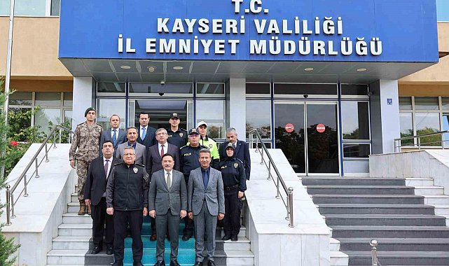 Vali Çiçek'ten İl Emniyet Müdürü Ergen'e hayırlı olsun ziyareti