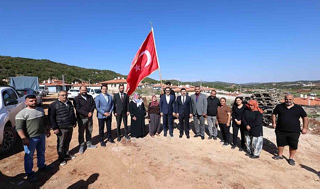Vali Masatlı, Kışlak Mahallesi'nde al bayrakla karşılandı