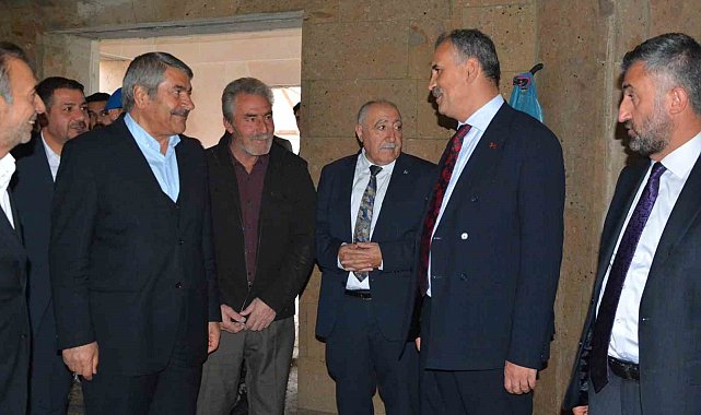 Vali Önder Bozkurt Patnos'ta Seyir Tepesi'ne hayran kaldı