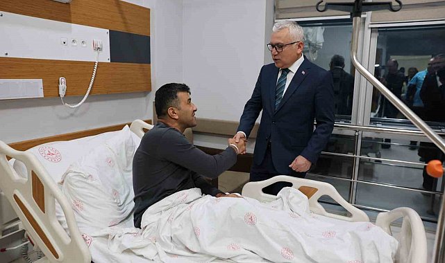 Vali Şimşek, karbonmonoksitten zehirlenen işçileri ziyaret etti