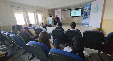 Van Gölü'nün gizemini keşfedecek gençlerin su altı yolculuğu başladı