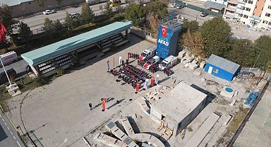 Van'da 23 Ekim Depremi'nin 15. yılında hayatını kaybedenler anıldı