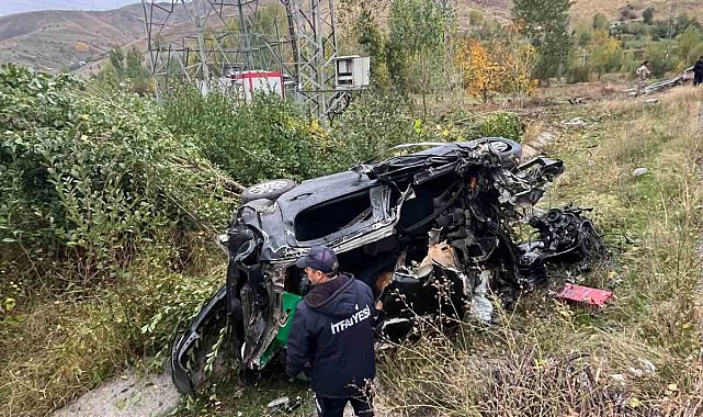 Van'da otomobil hurdaya döndü: 1 ölü