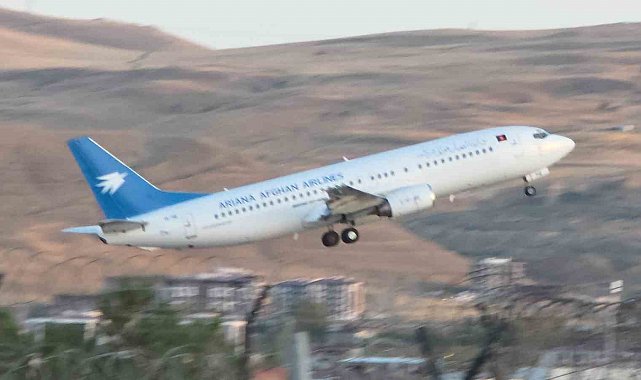 Van'da yakalanan düzensiz göçmenler sınır dışı edildi