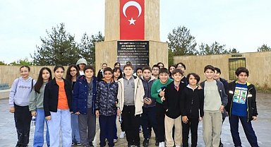 Vanlı öğrenciler kentin tarihi ve turistik mekanlarını gezdi