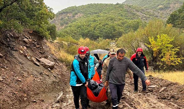 Yağış nedeniyle köyde mahsur kalan hastaya ekipler ulaştı