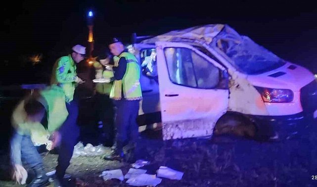 Yağışlı yolda kontrolden çıkan otomobil takla attı: 4 yaralı