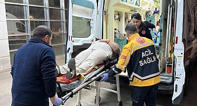 Yardıma koşarken aracın çarptığı kadın yaralandı