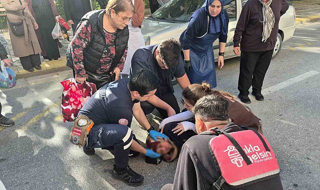 Yaşlı kadına çarpan gencin panik anları