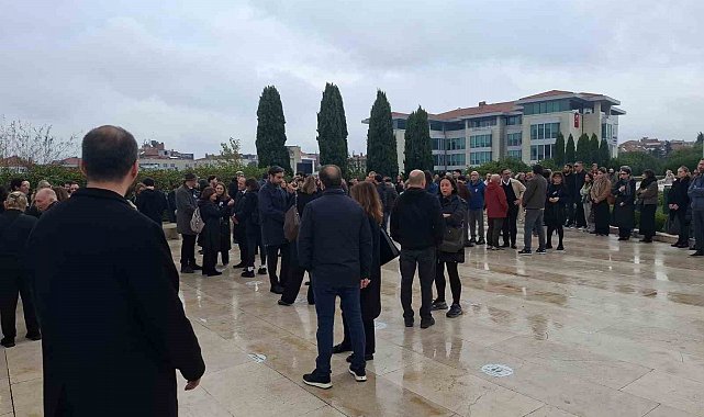 Yazar Cem Akaş son yolculuğuna uğurlandı