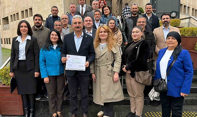 Yeni Parti Bursa İl Başkanı Yeşiltaş mazbatasını aldı