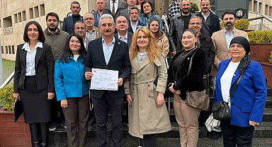 Yeni Parti Bursa İl Başkanı Yeşiltaş mazbatasını aldı