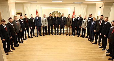 Yeni yönetim Vali Makas ile bir araya geldi