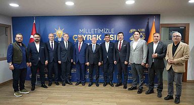 Yenişehir'de iki meclis üyesi daha Ak Parti saflarına katıldı