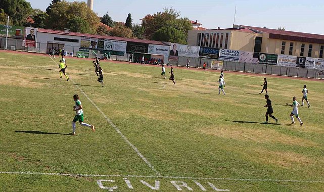 Yeşil Çivril Belediyespor evinde yıkıldı: 0-3