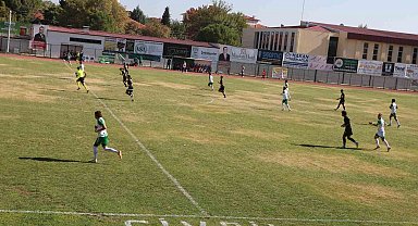 Yeşil Çivril Belediyespor evinde yıkıldı: 0-3
