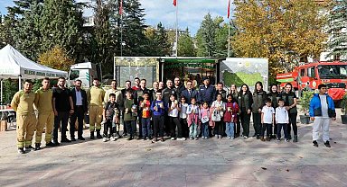 Yeşil Vatan Tırı'nda öğrencilere doğa sevgisi aşılandı