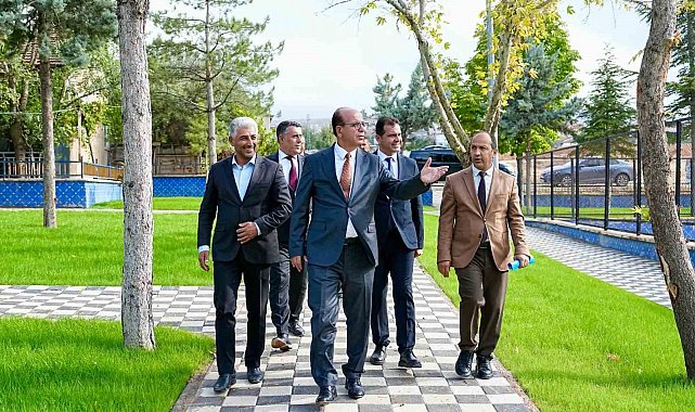 Yeşilyurt'ta parklar yenileniyor, mahalleler güzelleşiyor