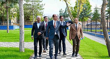 Yeşilyurt'ta parklar yenileniyor, mahalleler güzelleşiyor