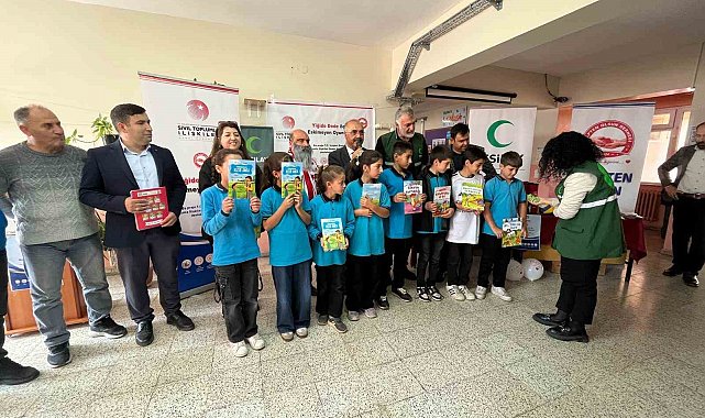 Yiğido dede çocuklara geleneksel oyunları anlattı