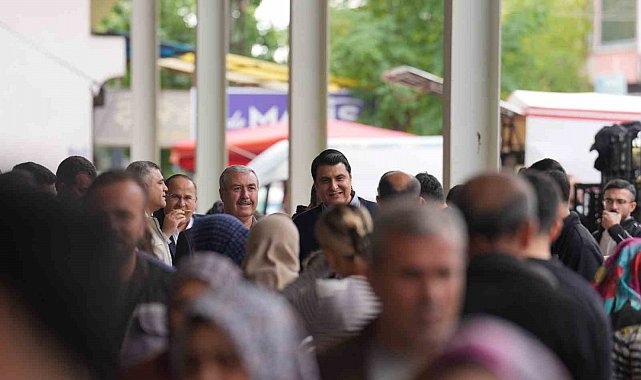 Yılmaz, hemşehrileri dinledi, pazarda fiyatları düşürdü