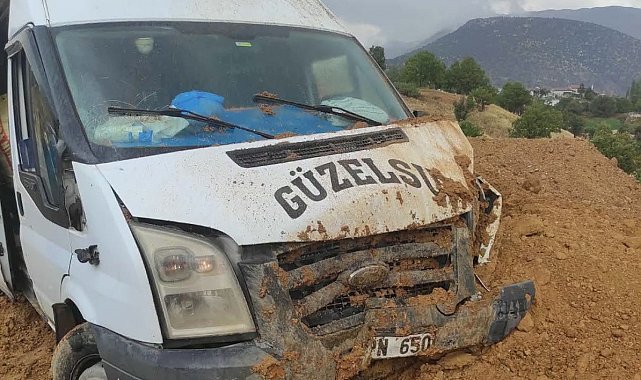 Yolcu minibüsü şarampole girdi