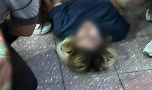 Yolda yürürken kocası tarafından bıçaklandı