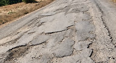 Yollar köstebek yuvasına döndü