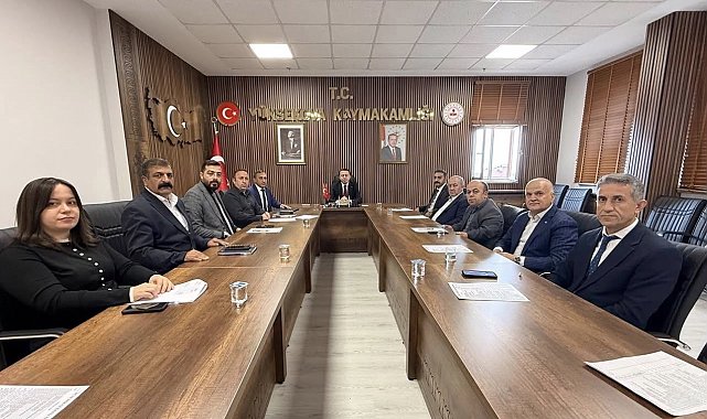 Yüksekova'da ihtiyaç sahibi 1930 aileye destek