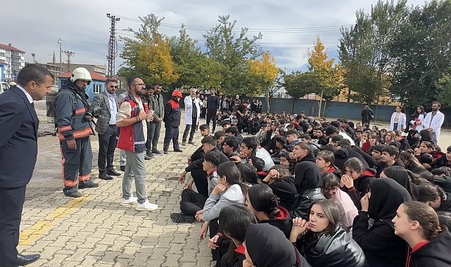 Yüksekova'da nefes kesen yangın tatbikatı