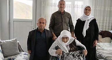 Yüksekova'da yüzleri güldüren yardım: Hatun Teyze tekerlekli sandalyesine kavuştu