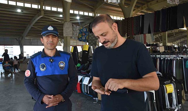 Zabıta ekiplerinin bulduğu 55 bin TL değerindeki takılar sahibine teslim edildi