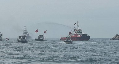 Zonguldak Limanı'nda Cumhuriyet Bayramı'na özel deniz gösterisi