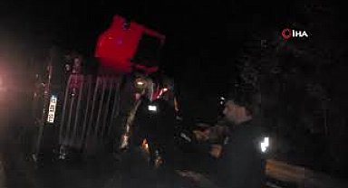 İnebolu Yolunda Feci Kaza: Tır Devrilerek Otomobili Ezdi